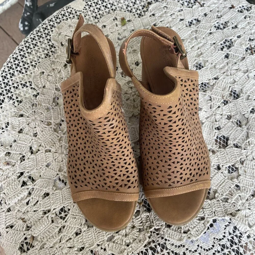 American Thread Sandal - Picture 2 of 5